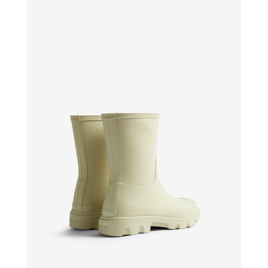 U DOWNPOUR SHORT