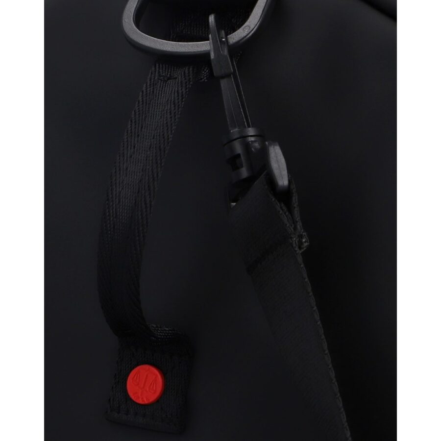 DOWNPOUR CABIN BARREL BAG