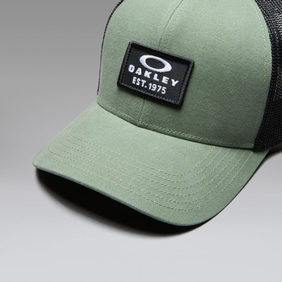 PATCH TRUCKER HAT